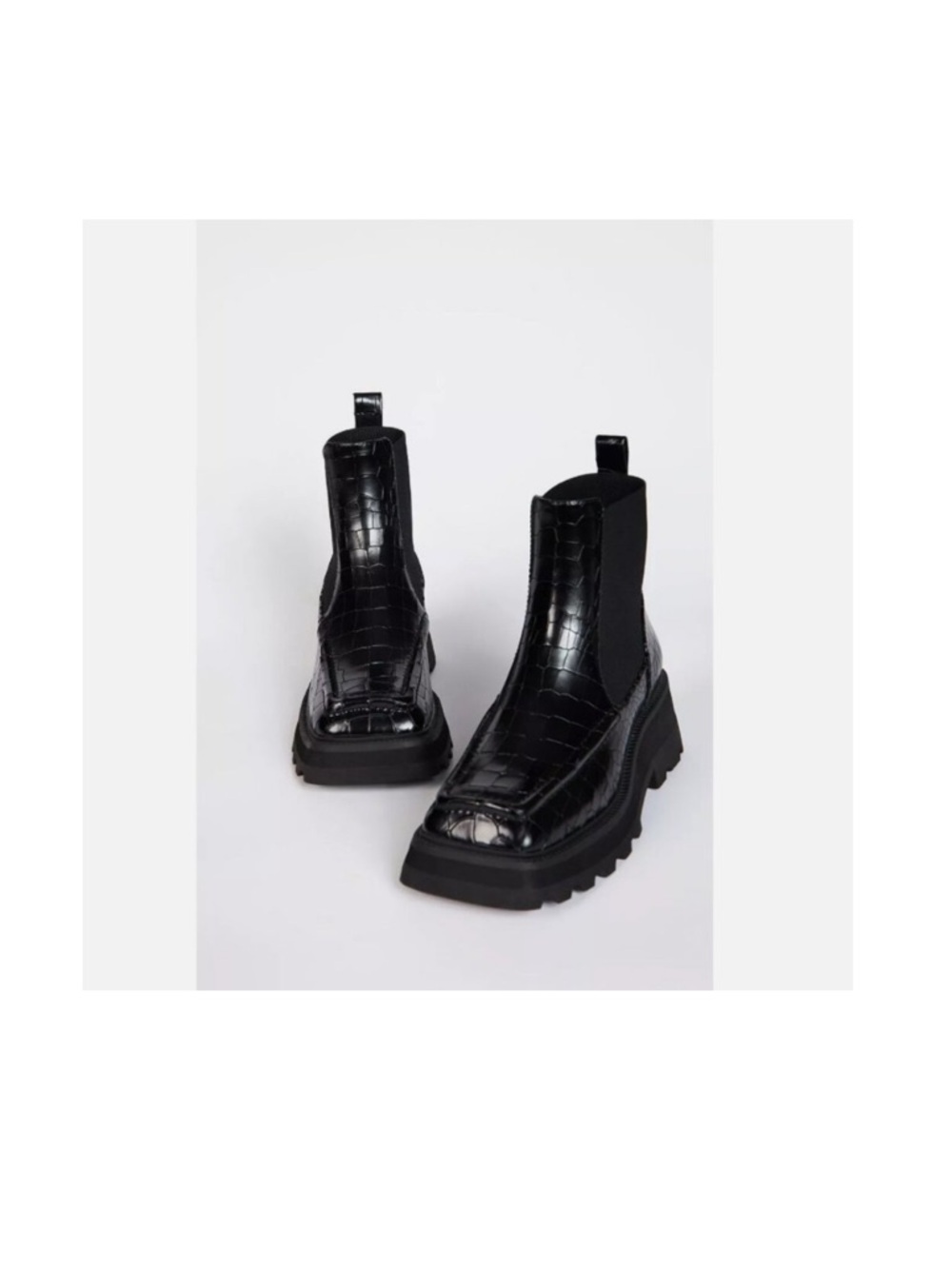 LIKE NEW Free People Intentionally Blank Rocky Moc chunky leather Chelsea boots